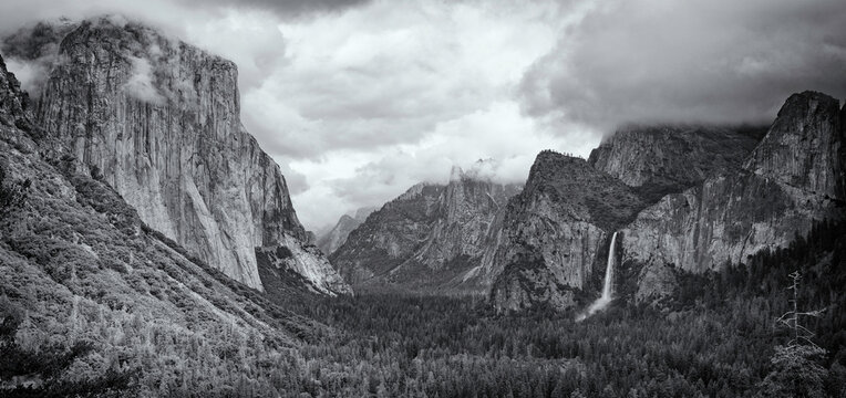 El Capitan to Bridalveil Falls