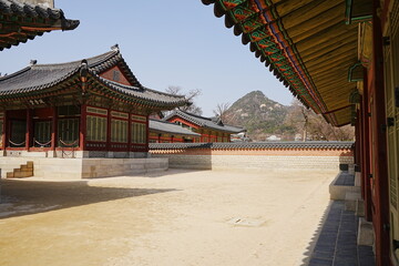 Obraz premium Gyeongbokgung, a Former Royal Palace in Seoul, Korea - 韓国 ソウル 景福宮 キョンボックン 