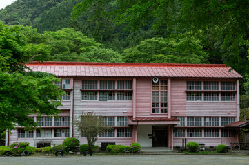 静岡県浜松市天竜区春野町の旧勝坂小学校