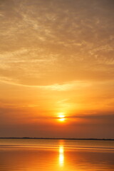 島根県松江市の春の中海からの日の出
