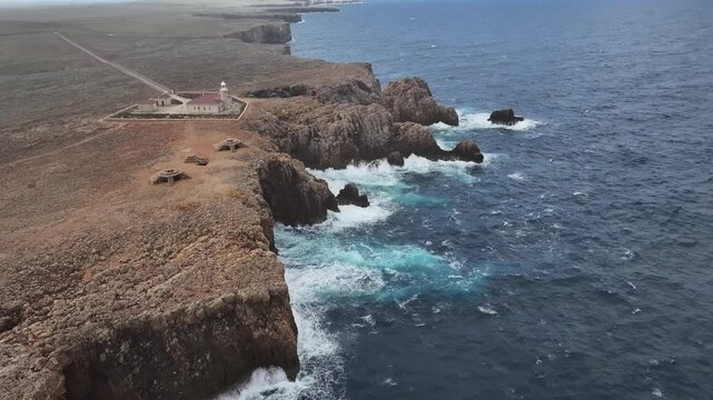 Faro de Punta Nati en la Isla de Menorca, Baleares