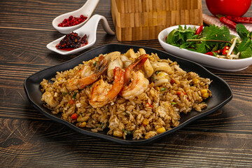 Vietnamese fried rice with prawn and squid Kom Ran