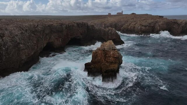 Faro de Punta Nati en la Isla de Menorca, Baleares