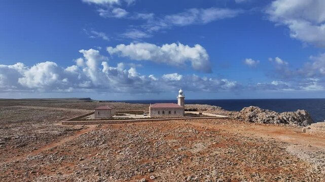 Faro de Punta Nati en la Isla de Menorca, Baleares