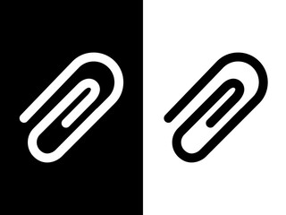 Obraz premium paper clip isolated on black