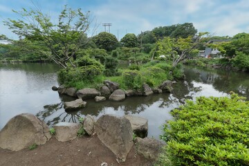 池の中の島