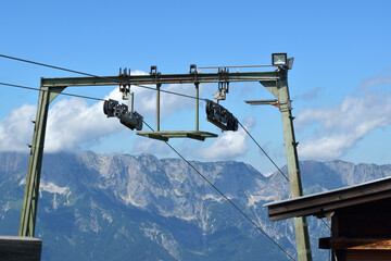 Seilbahn in den Bergen