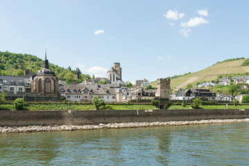 Historische Altstadt von Oberwesel mit Uferpromenade am Rhein