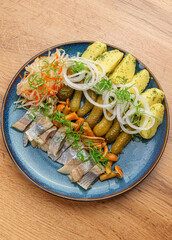 Grilled salmon steak with vegetables and pineapple