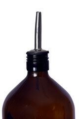 Primer plano de dispensadores de aceite de oliva y vinagre con luz natural, perfectos para cocinar...