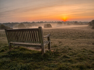 Amanecer en los campos de Inglaterra