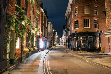 Fototapeta premium Shambles alley at night in York city. England