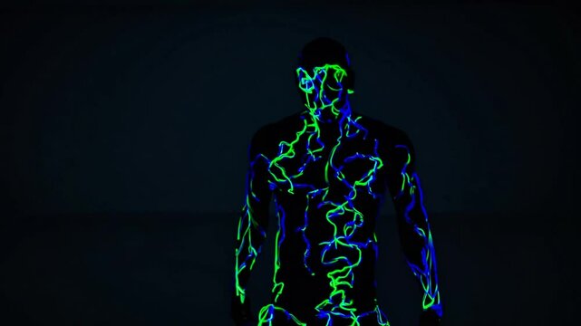  Corps &Eacute;lectrique dans l&rsquo;Ombre Bleue