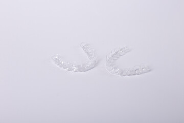 Transparent invisible dental aligners or braces aplicable for an orthodontic dental treatment
