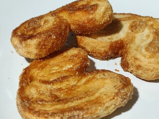 Delicious puff pastry bread ears,Deliciosas orejas de pan de  hojaldre,(2).