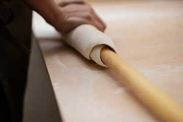 手打ちうどん　めん伸ばし