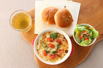 ブロッコリーとトマトのマカロニグラタン