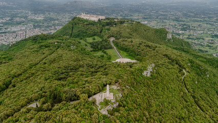 Dron, Klasztor, Cmentarz, Monte Cassino, Wzgórze 593