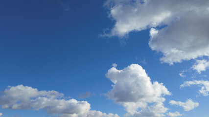 White clouds fly in the sky
