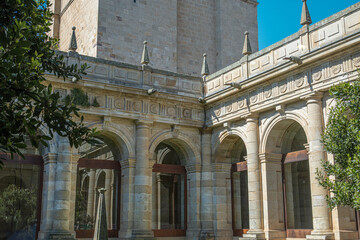 Obraz premium Claustro de la catedral románica de Zamora, España
