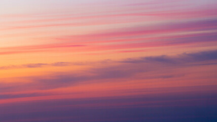 Obraz premium Serene sunset sky pastel hues soft cloudscape