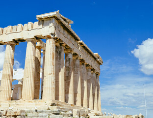 Obraz premium Ancient ruins of the Parthenon Temple on the Acropolis of Athens, Greece