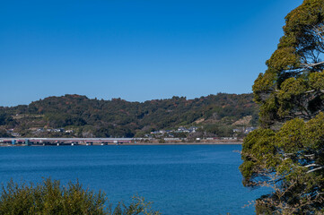 東名高速道　浜名湖サービスエリアから見た12月の浜名湖