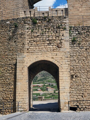 Detalle de las murallas y entrada a la ciudad medieval de Morella,España