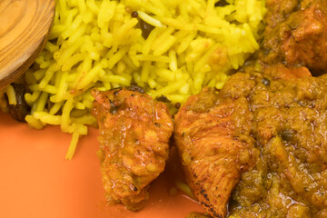 Poulet Biryani et riz aux raisins
