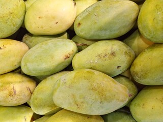 Kaew Khamin Mangoes (Mangifera indica), Top View 