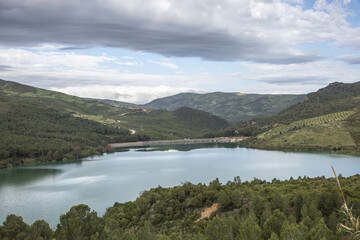 Fototapeta premium Góry Atlas z ciemnymi chmurami