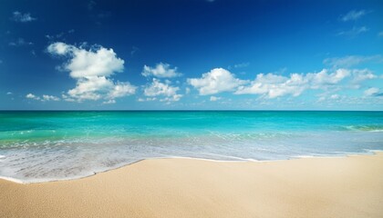 Obraz premium empty beach sea tropical beach with blue sky and clouds