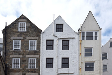 Guernsey, maisons à étages, alignées