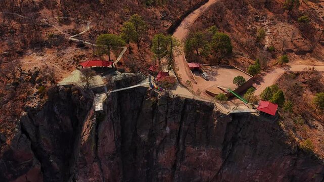 Mirador del gallego en el camino Cerocahui a Urique en el estadod e Chihuahua, turismo de aventura en barrancas del cobre de la sierra tarahumara