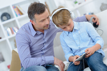 Obraz premium a young boy with a headset