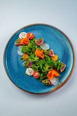 Salad with vegetables and dressing