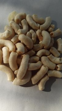 macaroni crackers