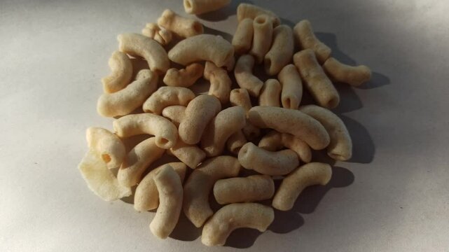 macaroni crackers