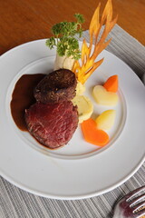 GRILLED TENDERLOIN WITH BLACK PEPPER SAUCE