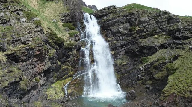 Waterfall cascading over rocky cliffs in Valle de Izas, Arag&oacute;n, Spain, shot in 60FPS