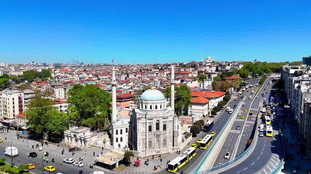 Pertevniyal Valide Sultan Camii Fatih Aksaray 