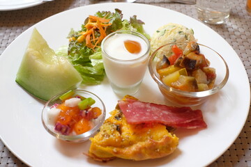 morning plate on the table	