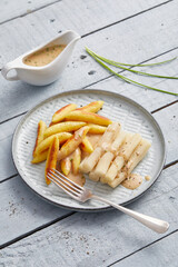 Schwarzwurzeln mit Schupfnudeln and Misosauce vegan