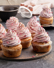 Cupcake mit Brombeeren