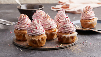 Cupcake mit Brombeeren