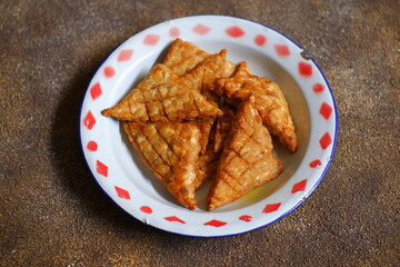 A plate of fried tempeh 