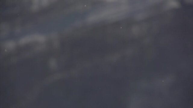 Neige qui tombe sur paysage