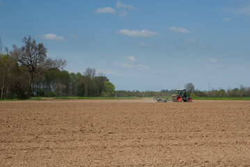 attività agricola nella campagna