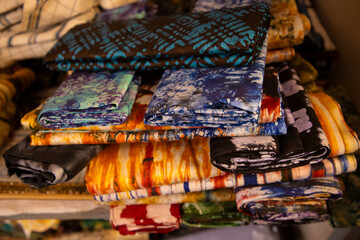 une exposition vente de bande tissée au burkina 