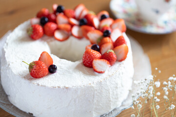 苺のシフォンケーキ